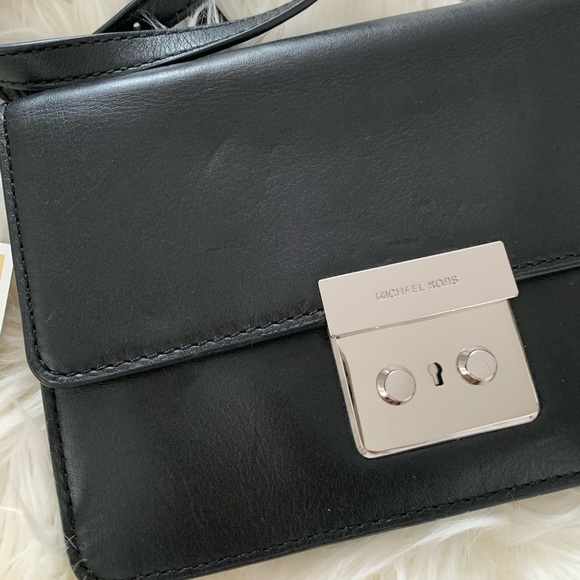 MICHAEL KORS Black & Silver Envelope Clutch - Picture 2 of 7